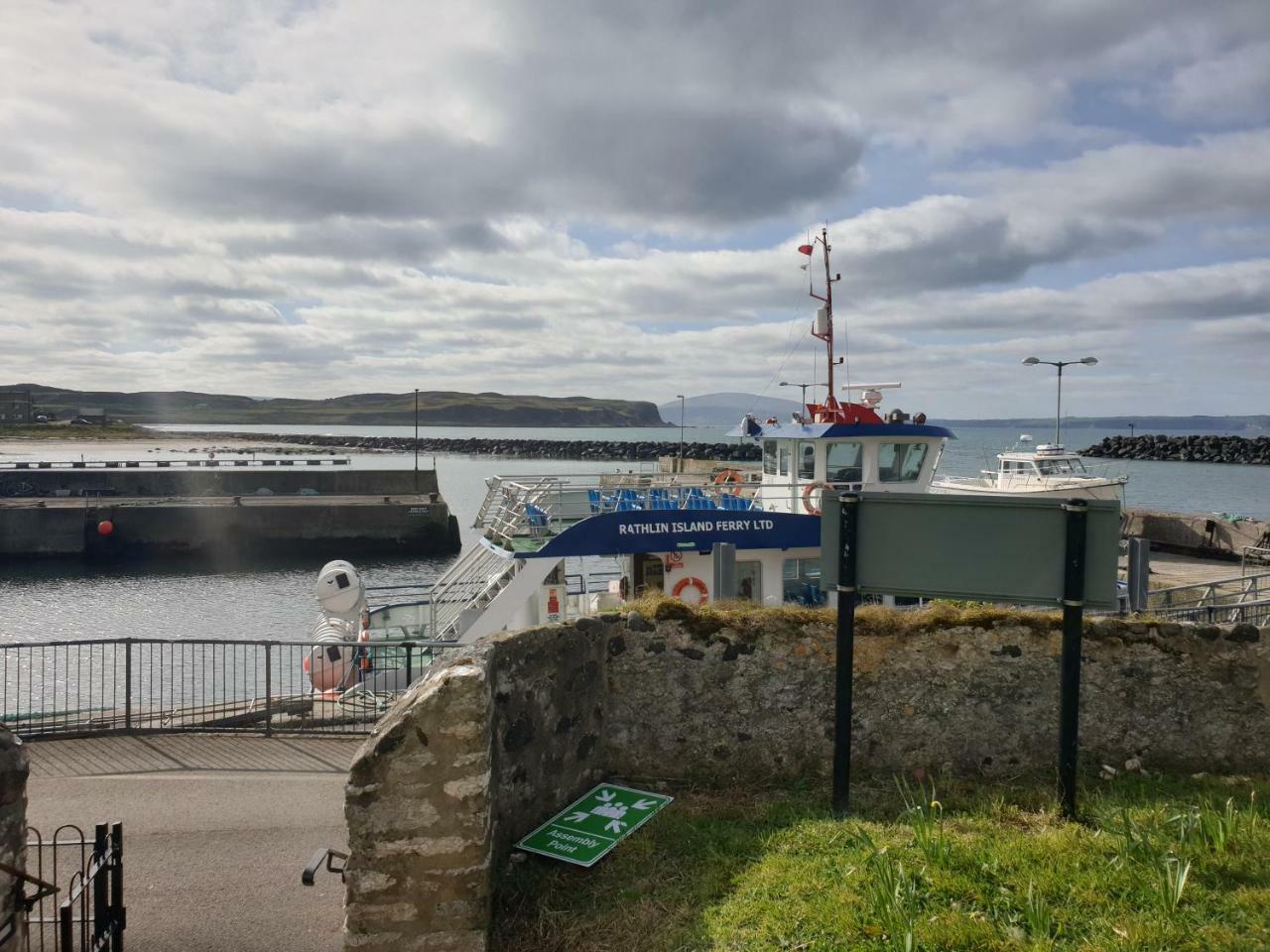 Manor House Rathlin Island Hotel Ballycastle Exterior foto